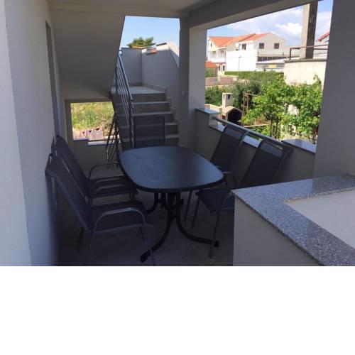 Apartments with a parking space Vrsi - Mulo, Zadar - 15522