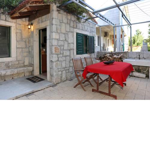 Apartments with a parking space Zrnovnica, Split - 9493