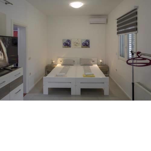Apartments with a parking space Zuljana, Peljesac - 4573