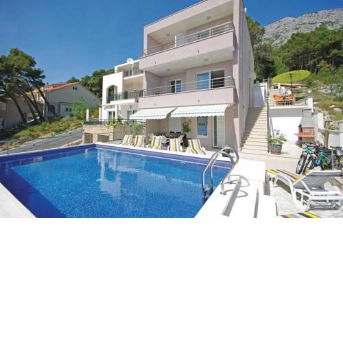 Apartments with a swimming pool Brela, Makarska - 13592