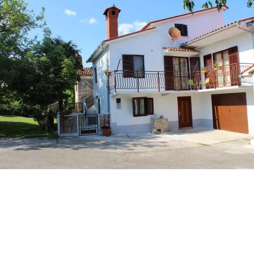 Apartments with a swimming pool Cepic, Central Istria - Sredisnja Istra - 15542