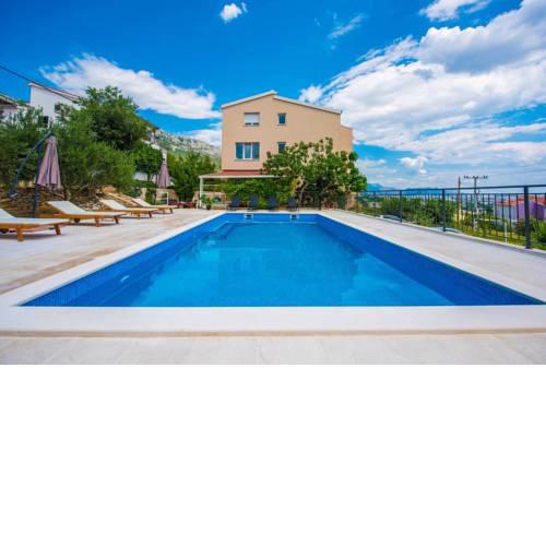 Apartments with a swimming pool Kastel Sucurac, Kastela - 17588