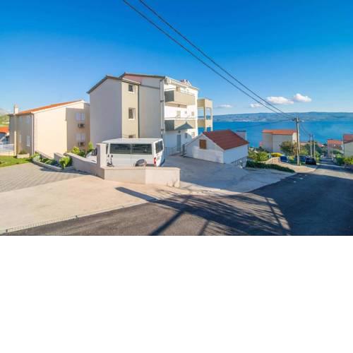 Apartments with a swimming pool Mali Rat (Omis) - 9698