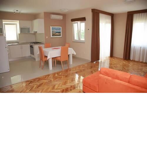 Apartments with balconies and sea view or garden view in Novalja