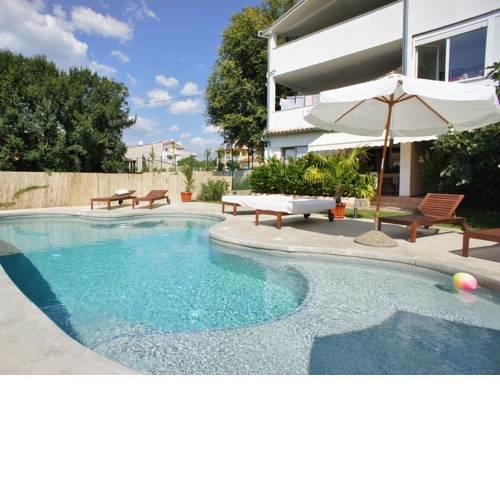 Apartments with pool