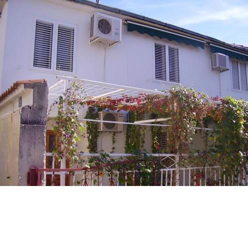 Apartments with WiFi Kastel Kambelovac, Kastela - 17732