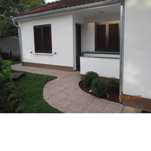 Apartments with WiFi Necujam, Solta - 12500