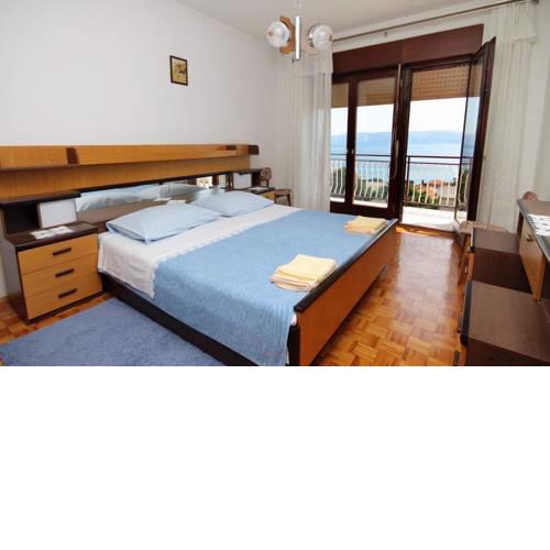 Apartments with WiFi Novi Vinodolski - 5583