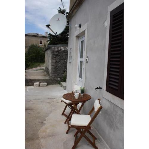 Apartments with WiFi Rijeka - 16026