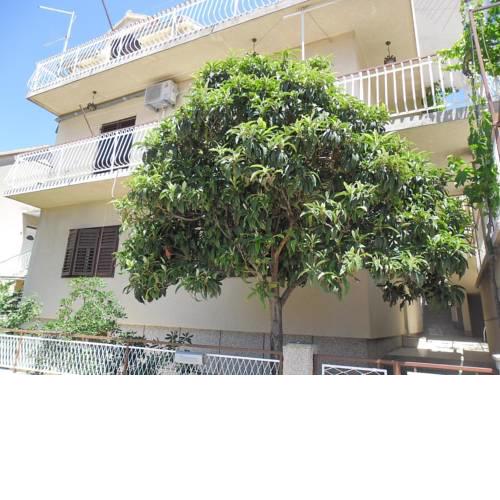 Apartments with WiFi Sibenik - 13818