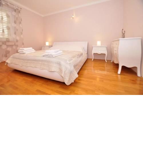 Apartments with WiFi Split - 13358