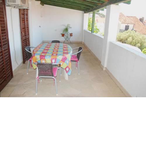 Apartments with a parking space Supetar, Brac - 5667