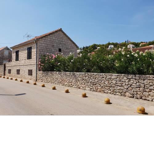 Apartments with WiFi Sutivan, Brac - 17825