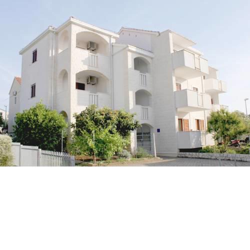 Apartments Zdene