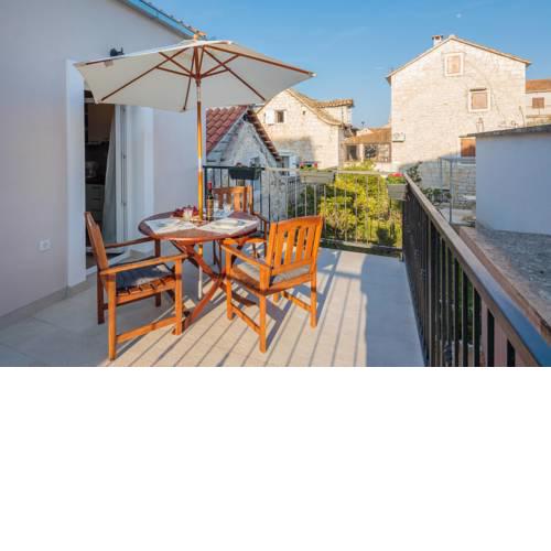 Apartments Zlatin Dvor