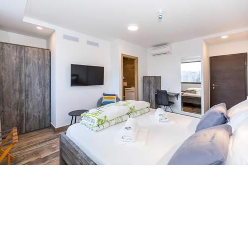 Apinelo Tower Rooms