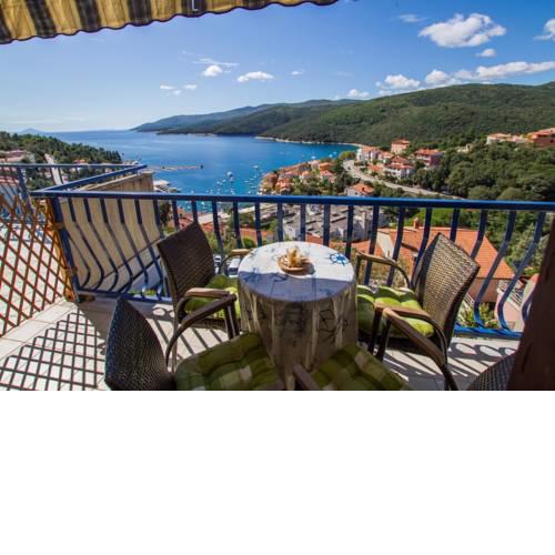 App for 4 persons, beautiful sea view, 15