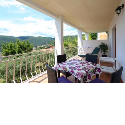 App for 5 persons, big terrace, 2 BDR, 299