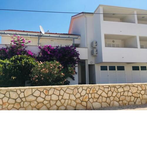 APPARTMENTS&ROOMS NENA