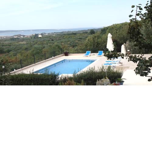 Apt.Branka with Pool in Natur