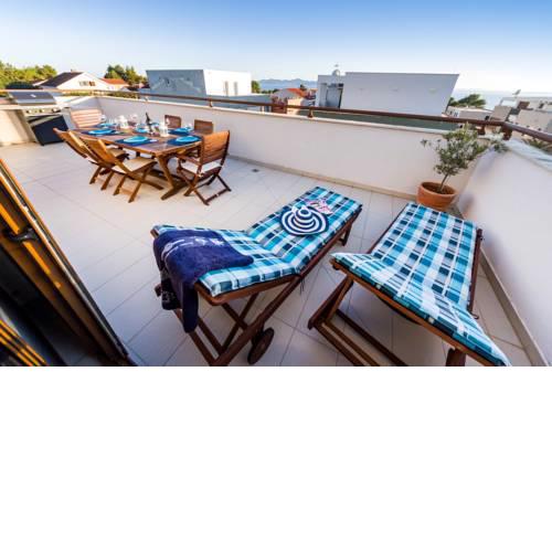 Aquamarine Deluxe Penthouse Apartment