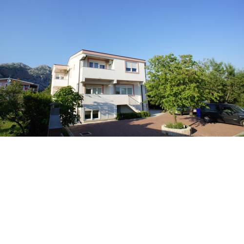 Argyruntum Apartments