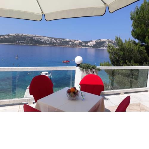 Arka apartments & restaurant