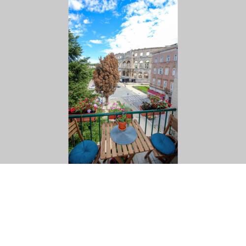 Artistic luxury flat with Colosseum view