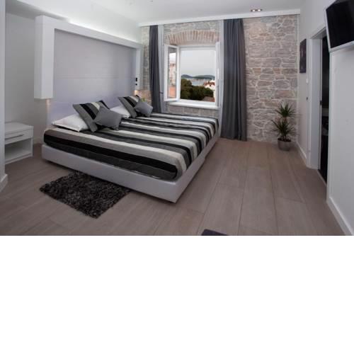 Authentic Luxury Rooms