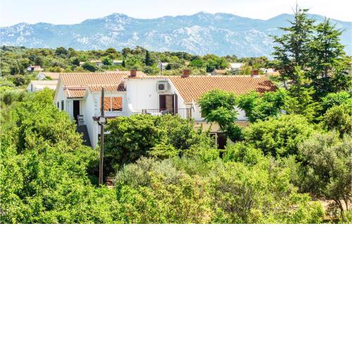 Awesome apartment in Barbat na Rabu with WiFi and 3 Bedrooms