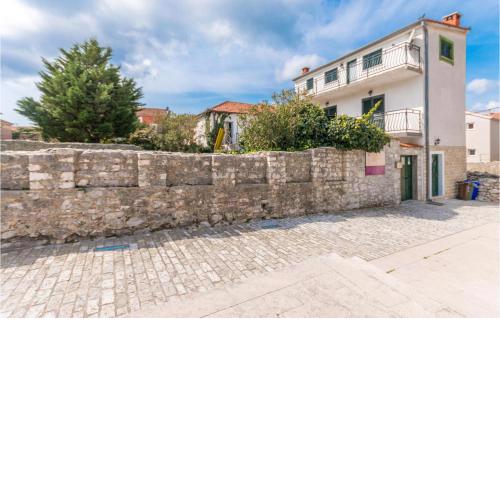 Awesome apartment in Biograd na Moru with WiFi