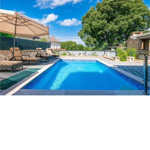 Awesome apartment in Donji Vinjani with 1 Bedrooms, WiFi and Outdoor swimming pool