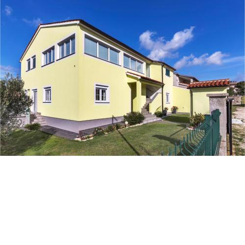 Awesome apartment in Galizana with 2 Bedrooms