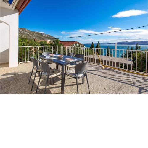 Awesome apartment in Karlobag- Ribarica with 1 Bedrooms