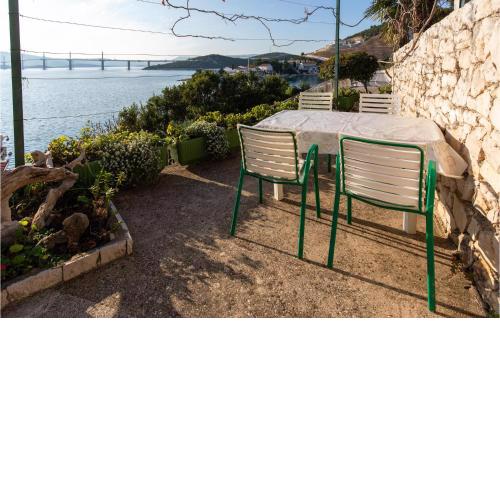 Awesome apartment in Klek with