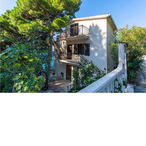 Awesome apartment in Marusici with WiFi and 2 Bedrooms