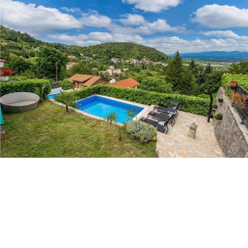 Awesome apartment in Matulji with Outdoor swimming pool, WiFi and 2 Bedrooms