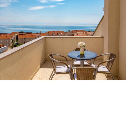 Awesome apartment in Novalja w/ 3 Bedrooms