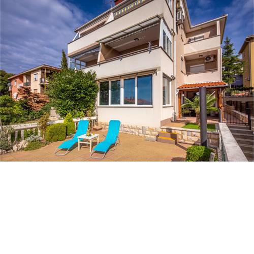 Awesome apartment in Novi Vinodolski w/ 2 Bedrooms