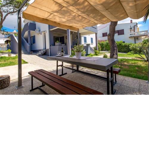 Awesome apartment in Pag w/ Jacuzzi and 3 Bedrooms