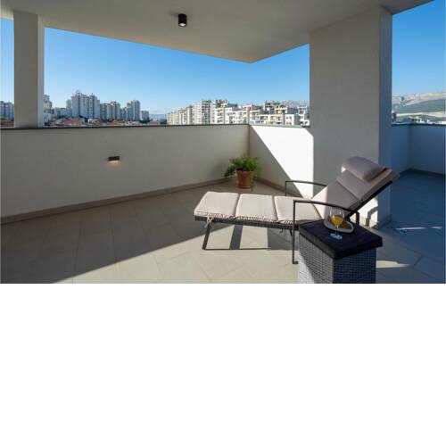 Awesome apartment in Split with 2 Bedrooms