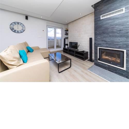 Awesome apartment in Trogir w/ 2 Bedrooms