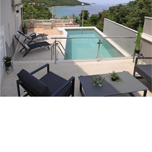 Awesome apartment in Zrnovo with Outdoor swimming pool, WiFi and 3 Bedrooms