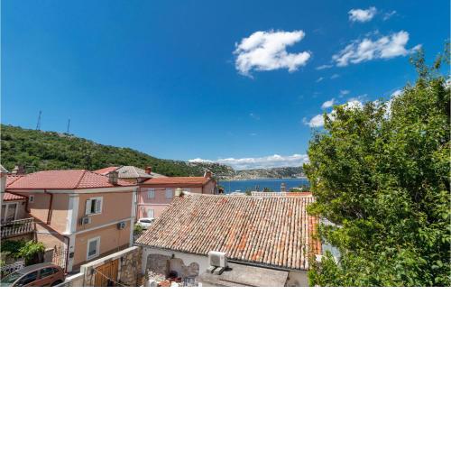 Awesome home in Bakarac with WiFi and 2 Bedrooms