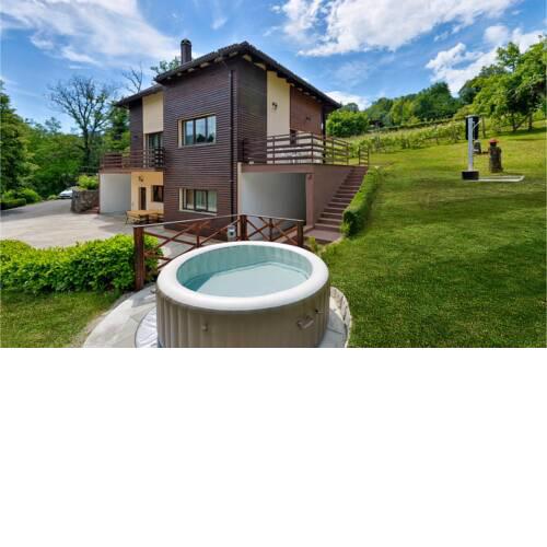 Awesome home in Bosiljevo w/ Jacuzzi and 4 Bedrooms