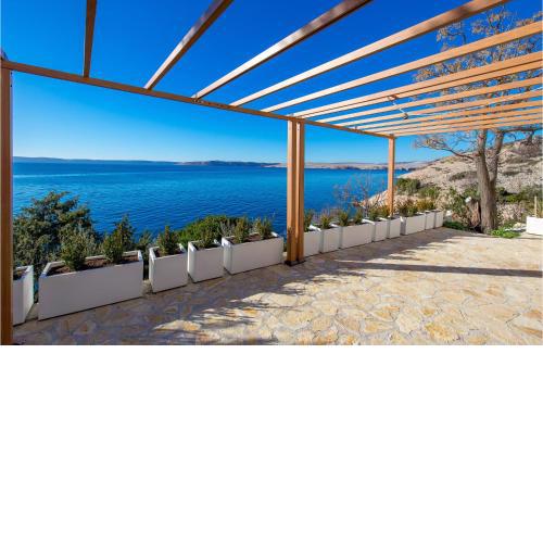 Awesome home in Jablanac with 4 Bedrooms