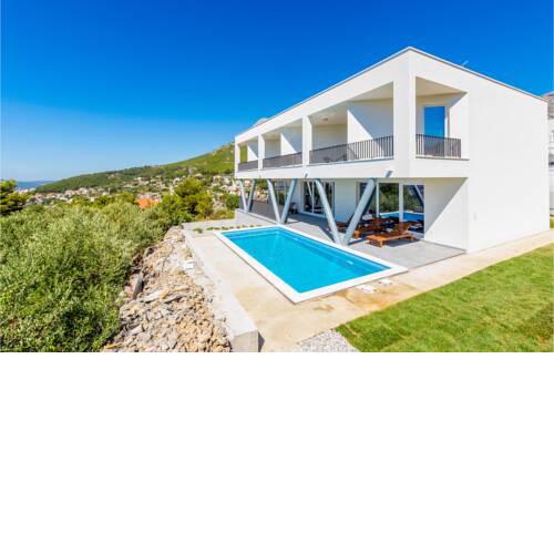 Awesome home in Klis with Outdoor swimming pool, WiFi and 4 Bedrooms