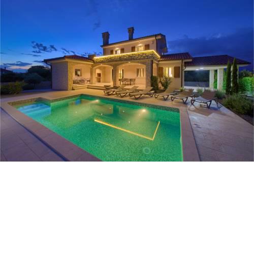 Awesome home in Krk w/ Outdoor swimming pool and 3 Bedrooms