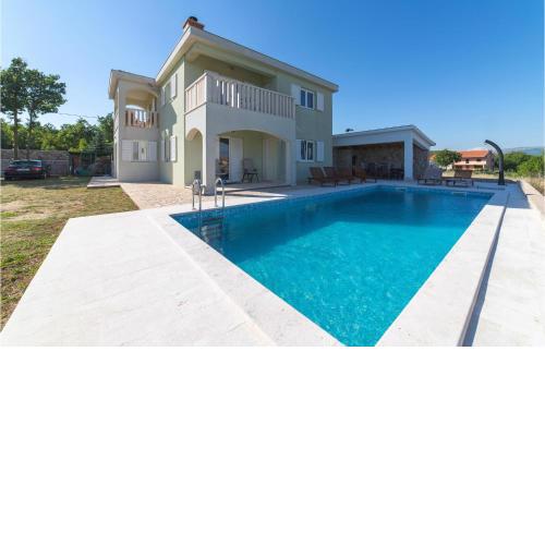 Awesome home in Lovrec with 5 Bedrooms