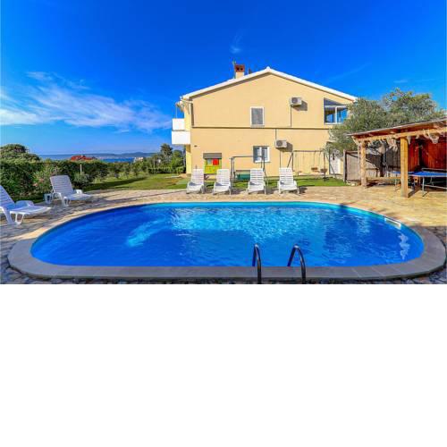 Awesome home in Pasman w/ Outdoor swimming pool and 4 Bedrooms